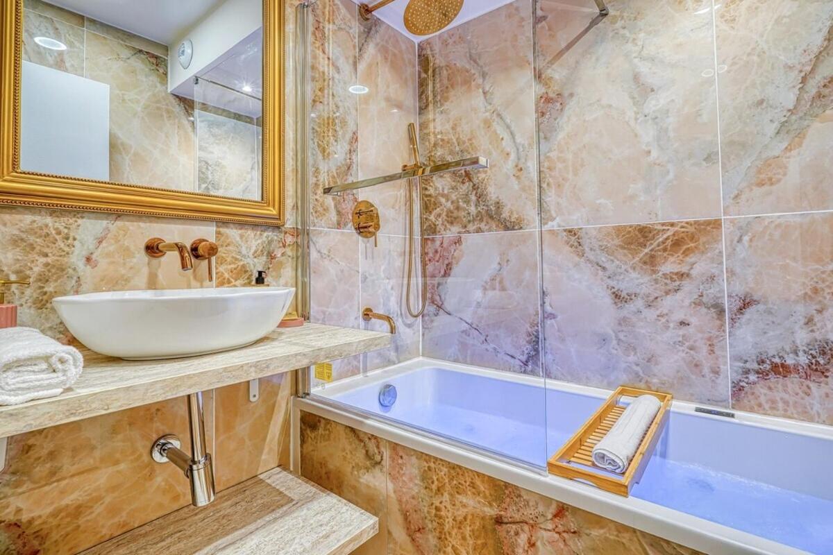 קורבוו Melody Suite In Paris מראה חיצוני תמונה