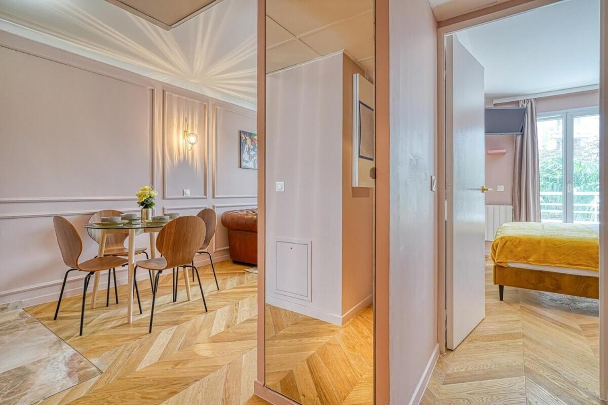 קורבוו Melody Suite In Paris מראה חיצוני תמונה