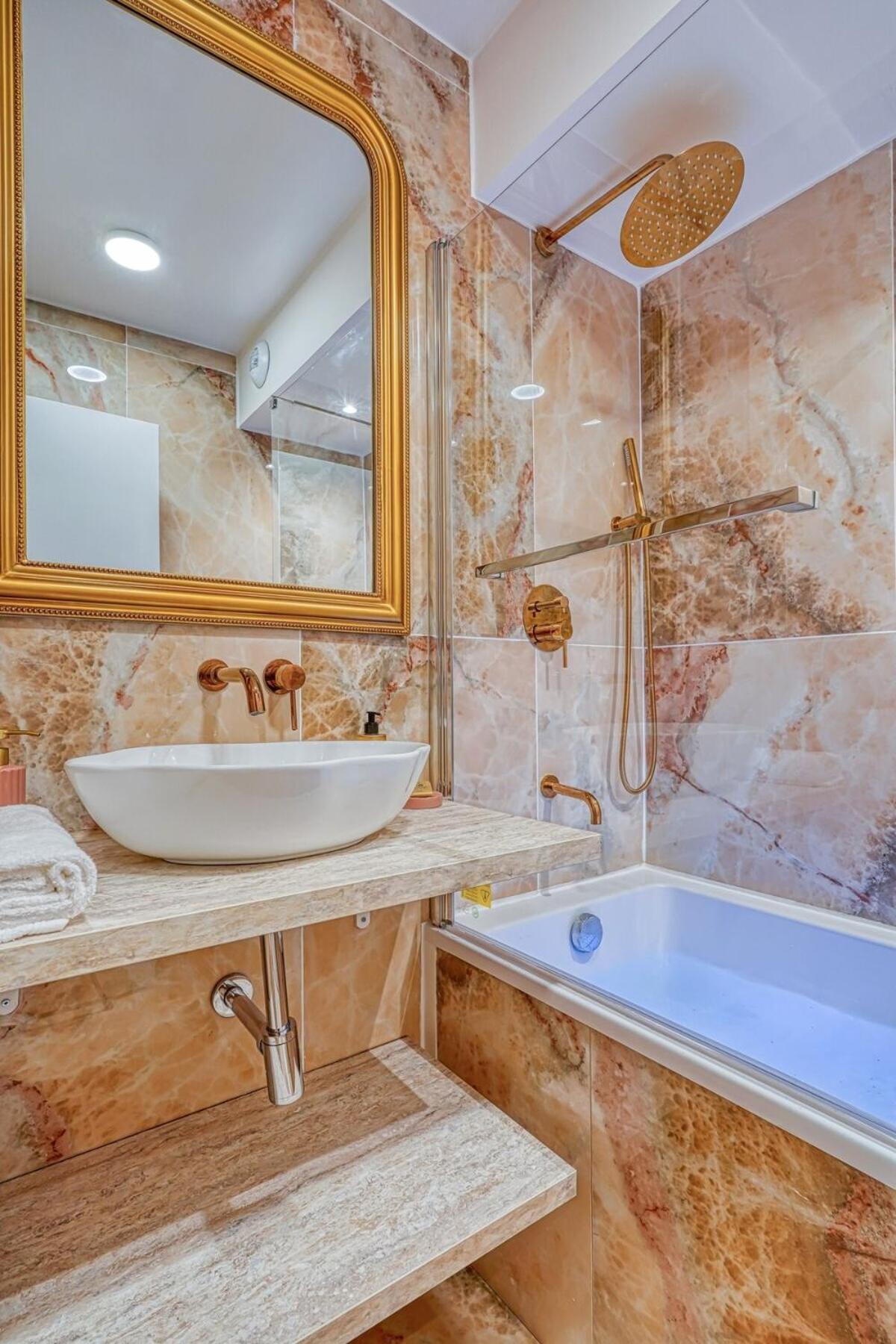 קורבוו Melody Suite In Paris מראה חיצוני תמונה